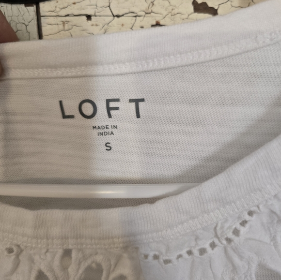LOFT White Eyelet Detail Women's Top sz. Small. Great cond - Picture 4 of 4